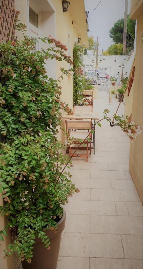 Mistral Appartements Port-Saint-Louis-du-Rhône Esterno foto