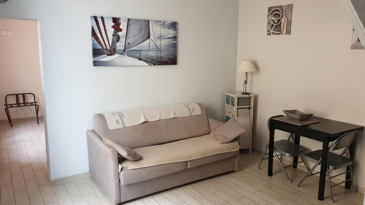 Mistral Appartements Port-Saint-Louis-du-Rhône Esterno foto