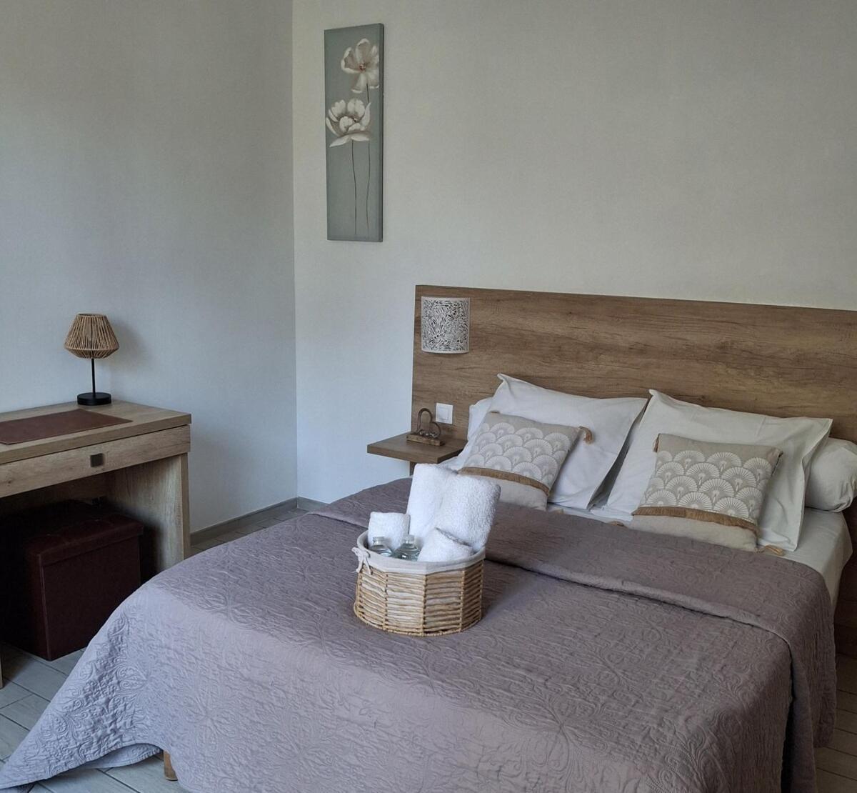 Mistral Appartements Port-Saint-Louis-du-Rhône Esterno foto